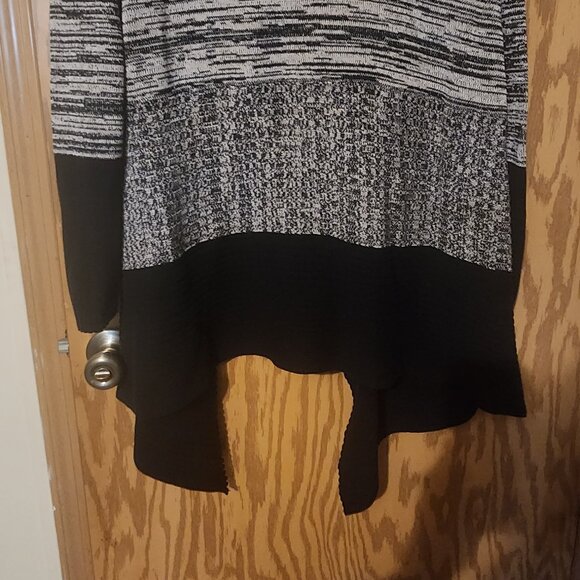 St John's Bay Sweater - Picture 4 of 4